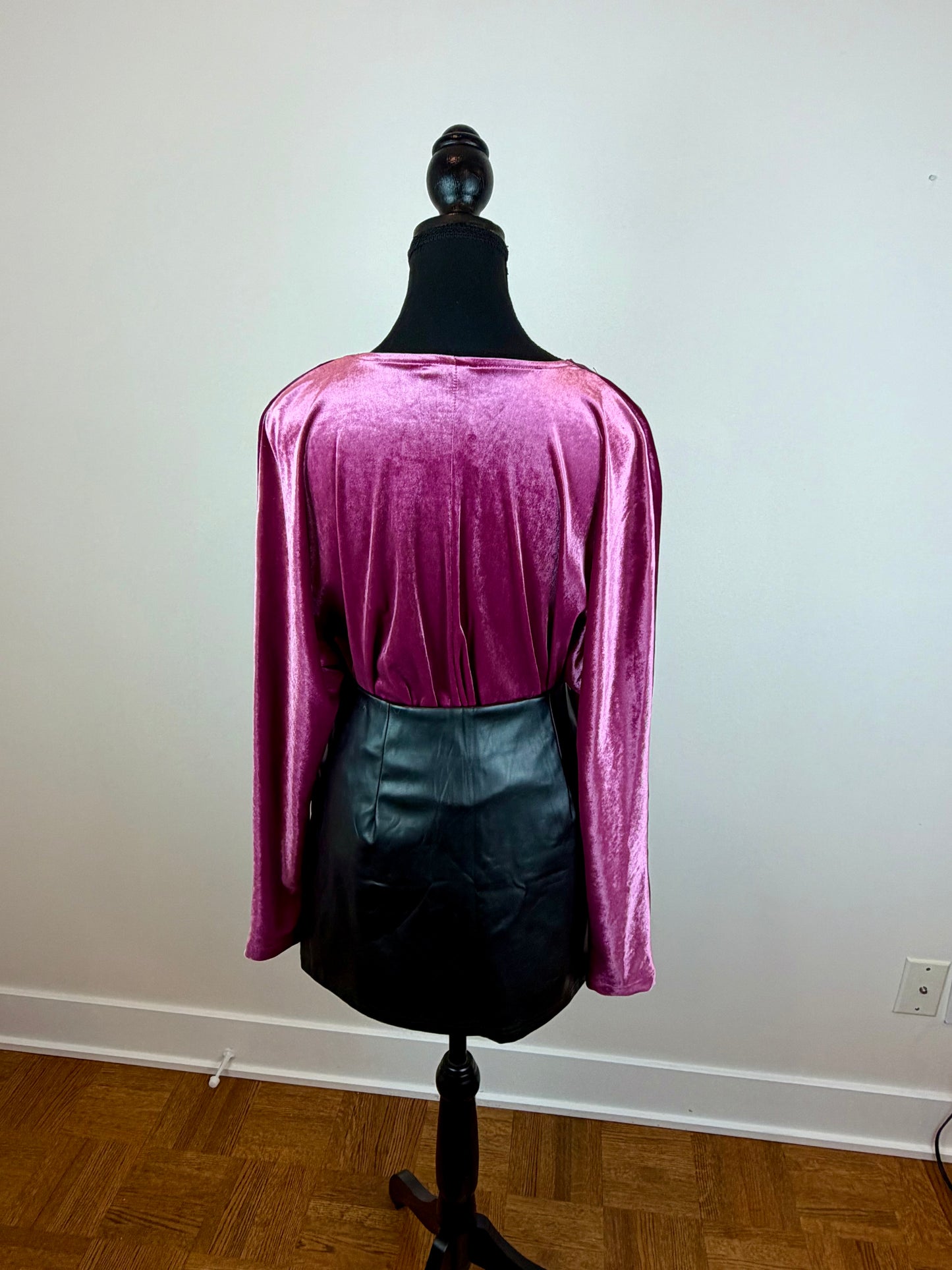 Jupe courte faux cuir avec fente - Small