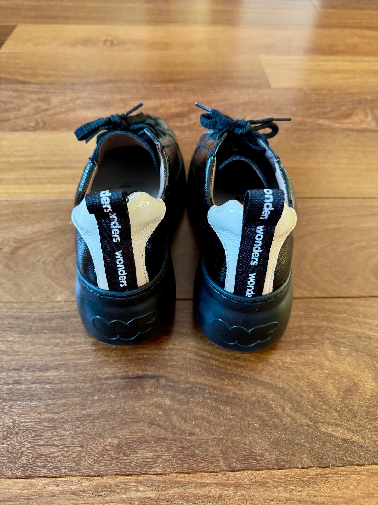 Souliers Wonders- 6.5