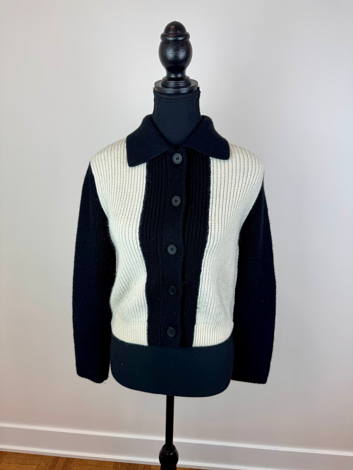 Chandail tricot avec boutons Zara - Small